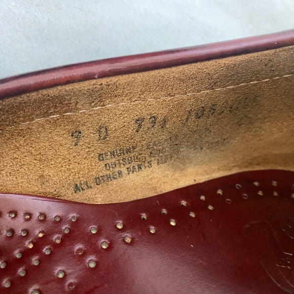G.H. Bass & Co. Weejuns Burgundy leather penny loafers Classic size 9D - Picture 11 of 14